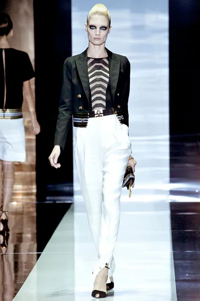 Look 11